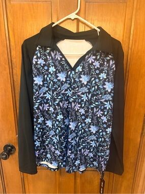 Black Floral V‑Neck Long Sleeve Golf Top - Blue/Purple Floral Print